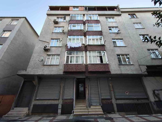 BAĞCILAR YENİGÜN MAH. ÖNÜ AÇIK 2+1  METROYA YAKIN