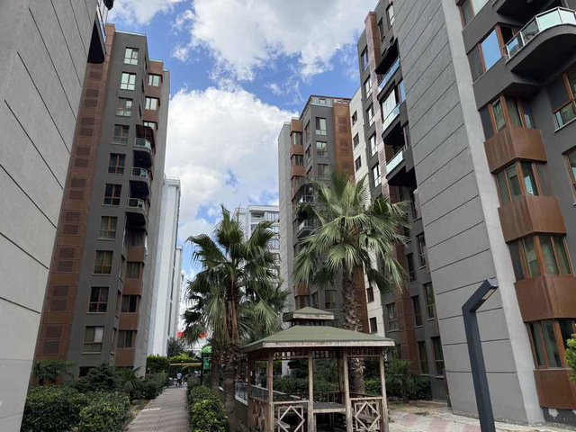 SATILIK 4+1 DAİRE ADNAN KAHVECİ SITE IÇINDE İÇİ YAPILI