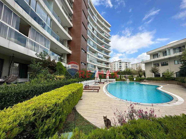 BLUE PLANET SİTESİNDE E Ş Y A L I  TAHSISLI KAPALI OTOPARKLI 1,5+1  DAİRE