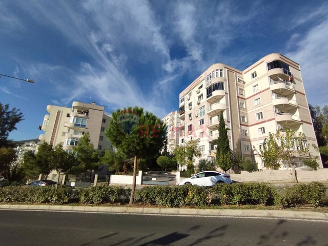 BORNOVA EVKA 4 'TE ASANSÖRLÜ DOĞALGAZLI KIRALIK 2+1 DAIRE
