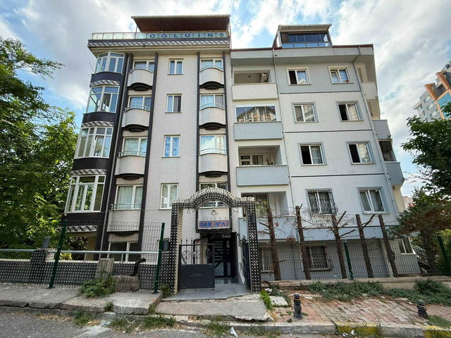 ATAŞEHIR AŞIKVEYSEL MAHALLESINDE KIRALIK 2+1 AÇIK MUTFAK DAIRE