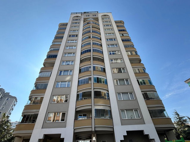 ATAŞEHİR SİTESİNDE DENİZ MANZARALI KİRALIK 3+1 DAİRE