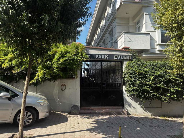 HÜSEYİN KURAN’DAN BAHÇELIEVLER HAYAT PARKI EVLERII’NDE 2 + 1 BAHÇE KATI SATILIK DAIRE