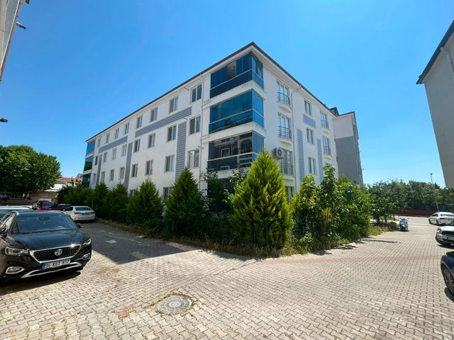 REMAX LAND'DEN KARACAİBRAHİMDE EŞYALI KIRALIK 2+1 BAHÇE KATI DAİRE