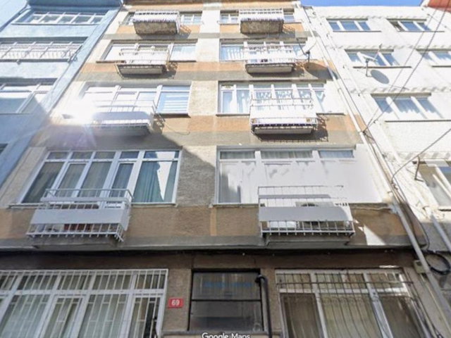 KADIKÖY RASIMPAŞA SOKAKTA SATILIK 1+1 DAIRE