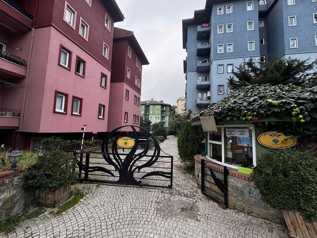 REMAX ASHILL ÇAMLICA KONAKLARI SITESINDE 2+1 KIRALIK DAIRE