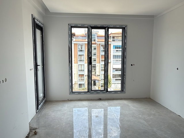 1200 EVLERDE TAKASA AÇIK SIFIR DAIRE