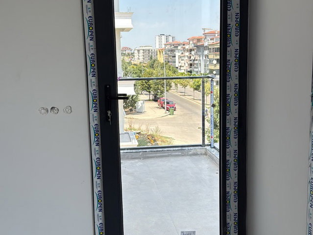 1200 EVLERDE TAKASA AÇIK SIFIR DAIRE