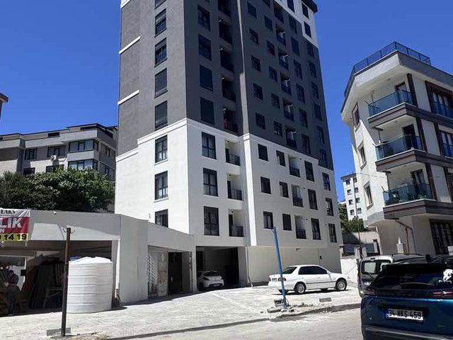 KARTAL METROYA 5 DAKIKA SATILIK EBEVEYN BANYOLU 2 + 1 DAIRE