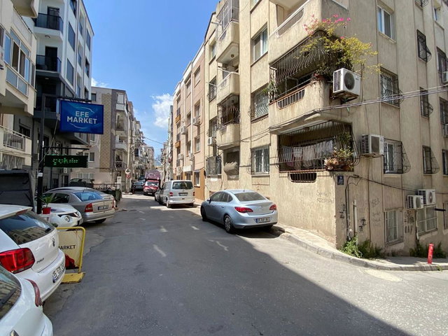 İZMIR KONAK GÖZTEPE'DE MITHATPAŞA CADDESI'NE ÇOK YAKIN 3+1 DAIRE