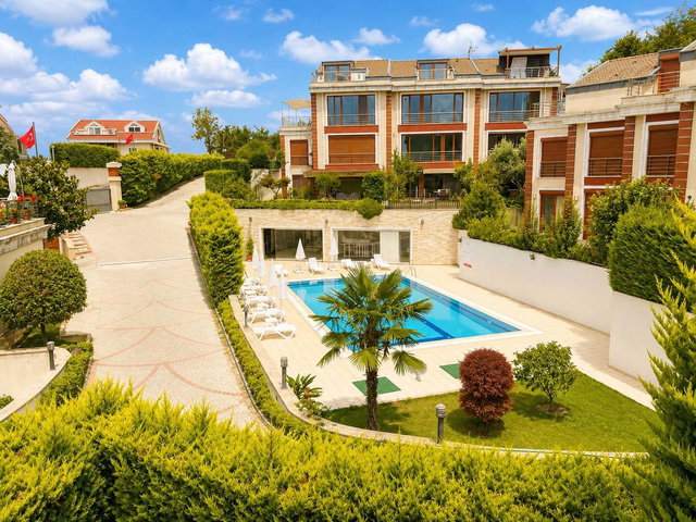 ZEKERIYAKÖY YEŞİLCE EVLERİ'NDE OTURUMA HAZIR 4+1 BAHÇELI VILLA