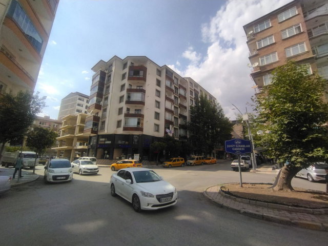 RE/MAX DEĞİŞİMDEN ŞEHİR MERKEZİNDE FERAH 3+1 KİRALIK DAİRE