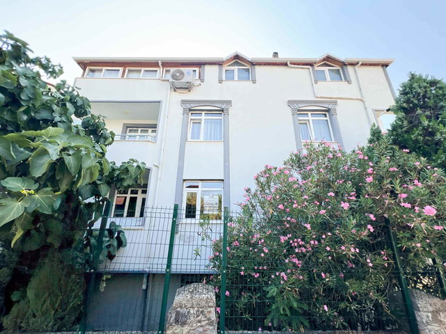 DERİNCE FATİH SULTAN GENİŞ BAHÇELİ ZEMİN KAT 2+1 KİRALIK DAİRE