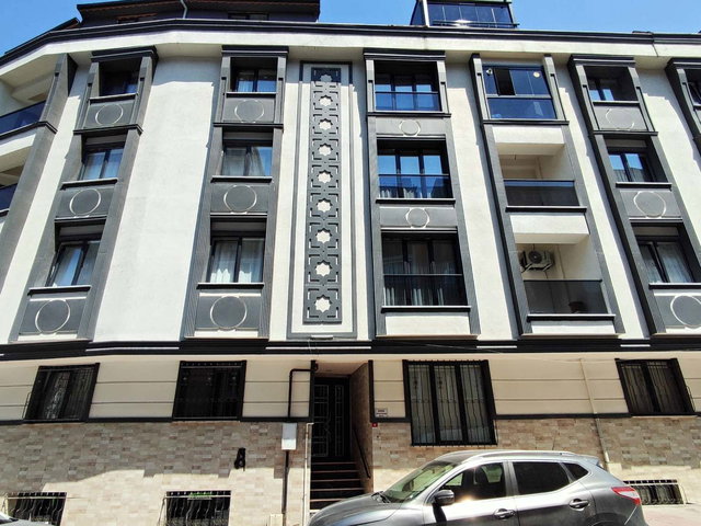 VENEZIA AVM YAKININDA SATILIK 2+1 DAIRE