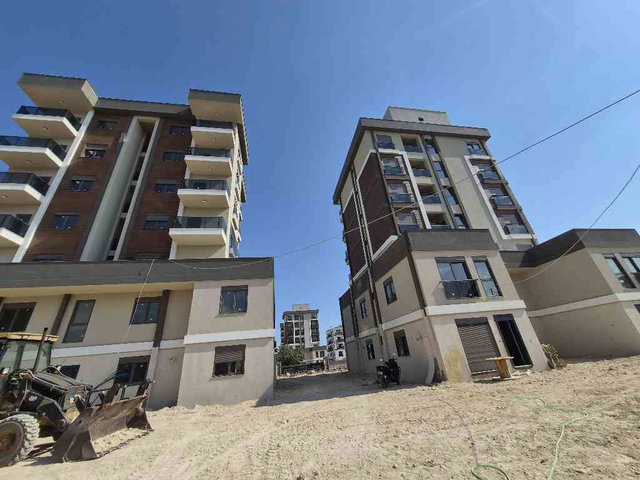 ALTINOVA ORTA MAHALLEDE SİTE İÇİNDE 2+1 SATILIK DAİRE