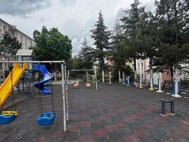 KARDELEN’DE UĞUR SİTESİNDE 135 M2 ARSA PAYLI 3+1 DAİRE
