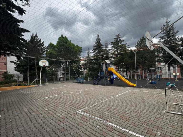 KARDELEN’DE UĞUR SİTESİNDE 135 M2 ARSA PAYLI 3+1 DAİRE