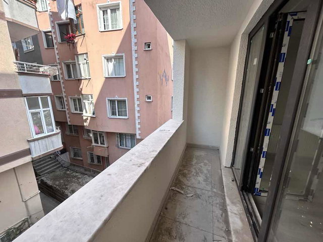 MAREŞAL ÇAKMAKTA METROYA YÜRÜME 5 DAKİKA SIFIR 2+1 DAİRE
