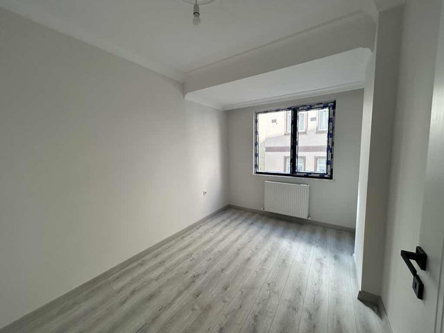 MAREŞAL ÇAKMAKTA METROYA YÜRÜME 5 DAKİKA SIFIR 2+1 DAİRE