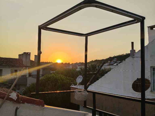 AYVALIK SARIMSAKLI'DA  EŞYALI 2+1 KİRALIK DUBLEKS DAİRE, BALKONLU,TERASLI  , DENİZE ÇOK YAKIN