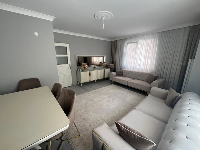 GEBZE BARIŞ MAH. MERKEZİ KONUMLU 3+1 ARAKAT GENİŞ DAİRE