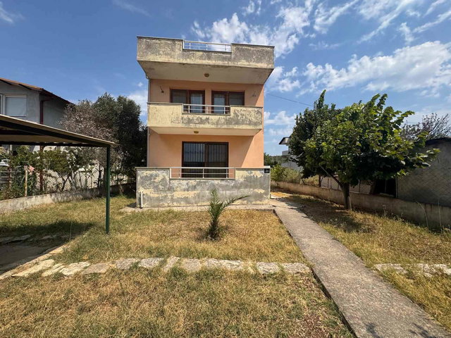 URLA İÇMELER’DE MÜSTAKIL BAHÇELI DUBLEKS VILLA
