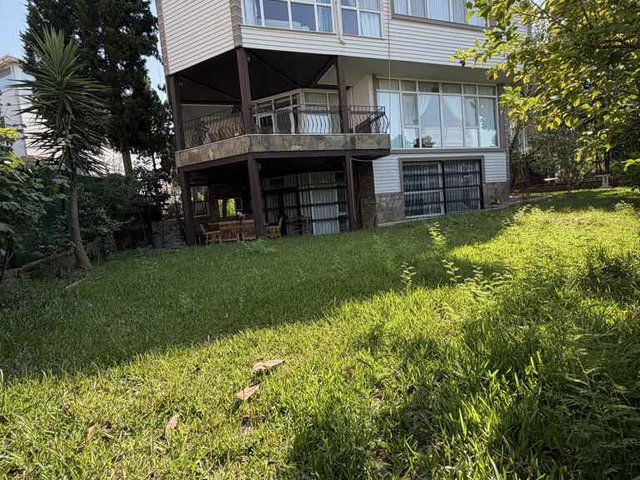 ADANA ÇUKUROVA’DA SİTE İÇİNDE 660 M² BRÜT, 8+2, 3 KATLI LÜKS VİLLA | 4 BANYO