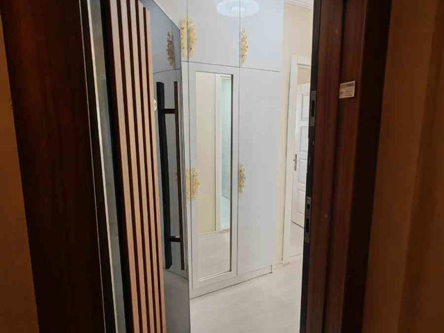 KUŞADASI İKİÇEŞMELİK’TE MAVİ YEŞİL SİTESİ’NDE EŞYALI 2+1 | BALKON | 4. KAT