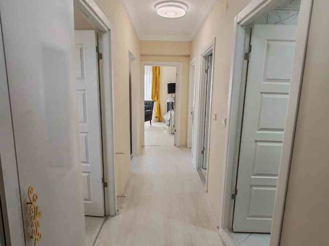 KUŞADASI İKİÇEŞMELİK’TE MAVİ YEŞİL SİTESİ’NDE EŞYALI 2+1 | BALKON | 4. KAT