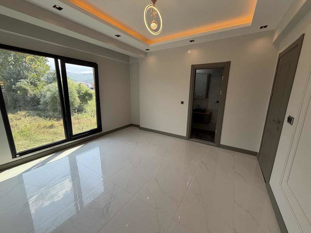 BAŞİSKELE YENİKÖY 4+1 SATILIK VİLLA