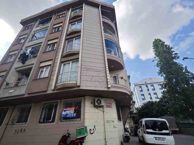 BAHÇELİEVLER’DE ÇİFT BANYOLU • OTOPARKLI • 80 M² KİRALIK DAİRE