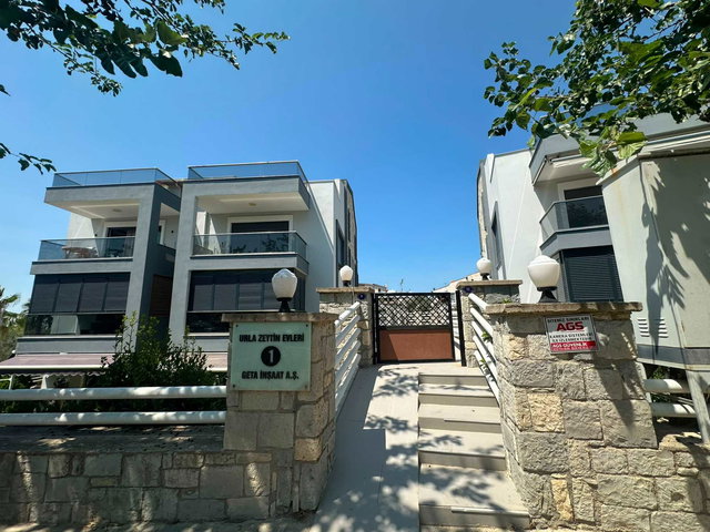 URLA YELALTI'NDA SITE İÇERISINDE DUBLEKS EŞYALI KIRALIK 3+1