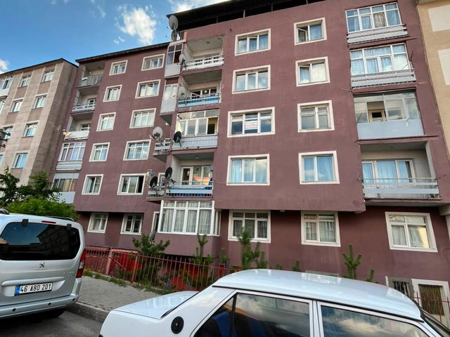 REMAX İLKE'DEN KARAYOLLARI'NDA 2+1 SATILIK GENİŞ DAİRE