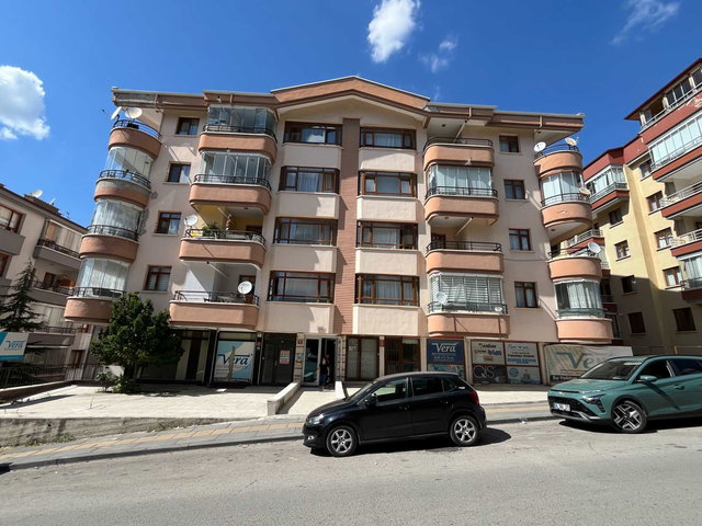 CEVİZLİDEREDE ORMAN MANZARALI GENİŞ 3+1 SATILIK DAİRE