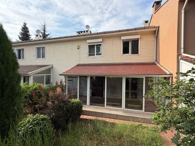 REMAX MOD'DAN ÜNİVERSİTE EVLERİ'NDE KİRALIK 3+1 VİLLA