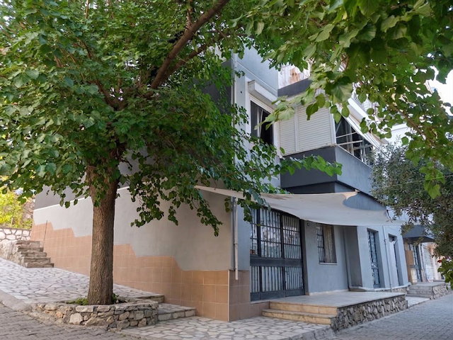 İZKENT SITESI'NDE TADILATLI, FERAH, GENIŞLETILMIŞ 3+1 KIRALIK DAIRE