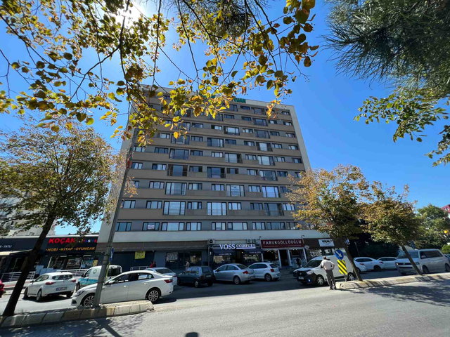 TAŞDELEN MERKEZDE KULLANIŞLI SİTE İÇİ EŞYALI 1+1 SATILIK