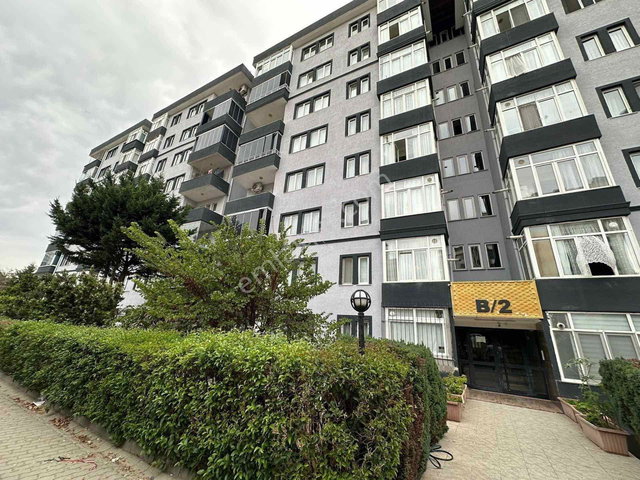 BEYLİKDÜZÜ BARIŞ MAHALLESİ GÖKBEY SİTESİNDE SATILIK 3+1 DAİRE