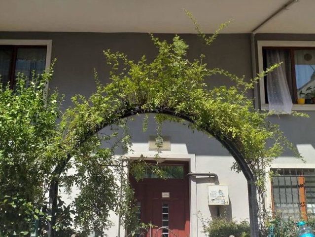 ÇEKMEKÖY MERKEZ MAHALLESİNDE MERKEZİ KONUMDA 2+1 KİRALIK DAİRE