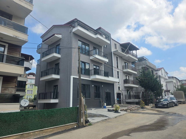 İZMİT ORHAN MAH. KİRALIK 2+1 ARA KAT YENİ DAİRE