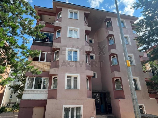 RE/MAX LACIVERT'TEN DADAŞKENT'TE SATILIK 3+1 DAIRE