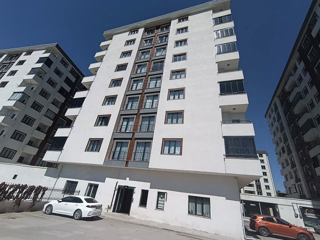 REMAX İLKE'DEN MEMURSEN KONUTLARI'NDA 3+1 SATILIK DAİRE