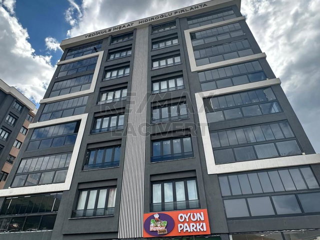 RE/MAX LACIVERT'TEN YILDIZKENT'TE SATILIK 4+1 DAIRE