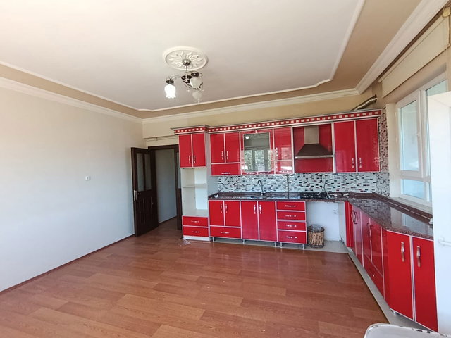 REMAX İLKE'DEN ŞÜKRÜPAŞA'DA 3+1 SATILIK DAİRE