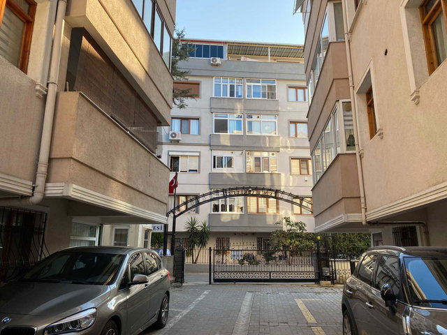 YASIN MERAL REMAX'TAN KÜÇÜKYALI EMRE SITESI BAHÇE İÇI GENIŞ 3+1