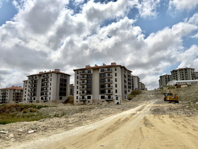 ARNAVUTKÖY BAKLALI TOKİ'DE 3+1 SATILIK DAİRE