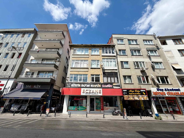 ÜMRANIYE ATATÜRK MAH SÜTÇÜ İMAM CAD. ÜZERINDE KIRALIK 2+1 DAIRE