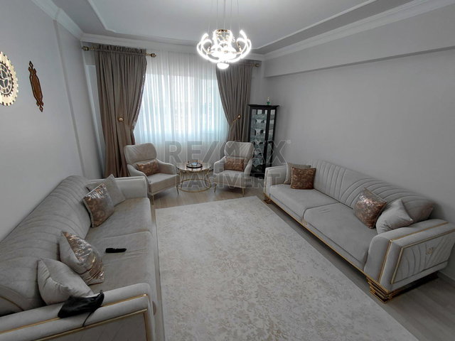 RE/MAX LACIVERT'TEN HILALKENT'TE FULL YAPILI SATILIK 3+1 DAIRE