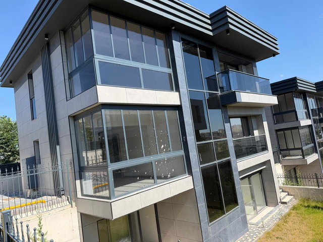 YENI BAĞLICA'DA PRESTIJLI KIRALIK 5+2 LÜKS VİLLA