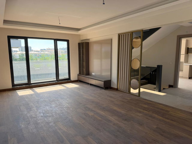 YENI BAĞLICA'DA PRESTIJLI KIRALIK 5+2 LÜKS VİLLA
